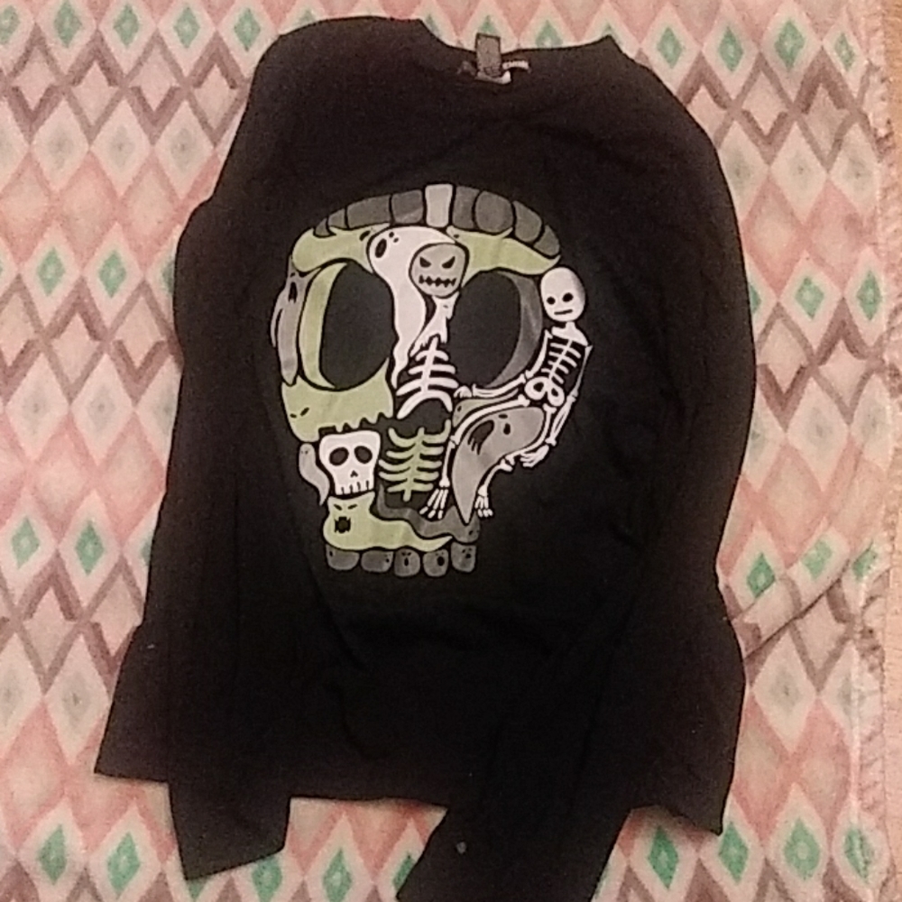 A long sleeve shirt
